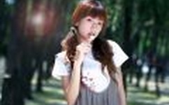 殴美美白老妇大BBOOSS